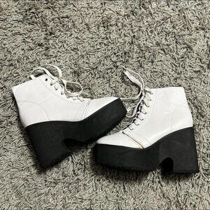 Women’s Vintage Iron First White Platform Boots Size 7